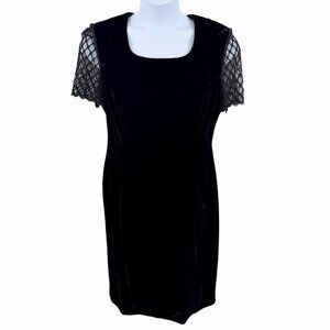 BEAUTIFUL MAGGY LONDON CRUSHED BLACK VELVET BEADED SCOOP NECK MESH SLEEVE DRESS